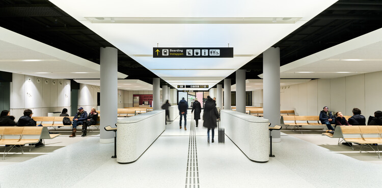 UK Terminal Amsterdam Centraal Station / Superimpose Architecture + architectural studio ZJA - Interior Photography, Kitchen