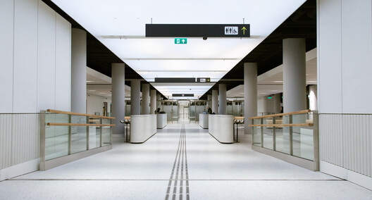 UK Terminal Amsterdam Centraal Station / Superimpose Architecture + architectural studio ZJA - Image 5 of 28