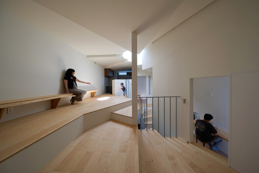 House in Nishitanabe / FujiwaraMuro Architects