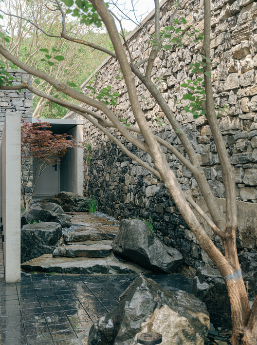 House J / Atelier About Architecture - Image 9 of 42