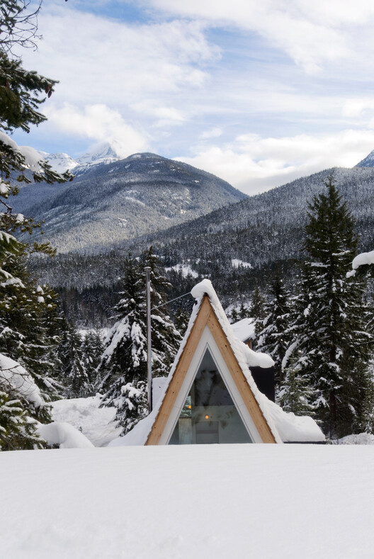 Designing with Smoke: The Chimney as Architectural and Environmental Instrument - Image 21 of 52