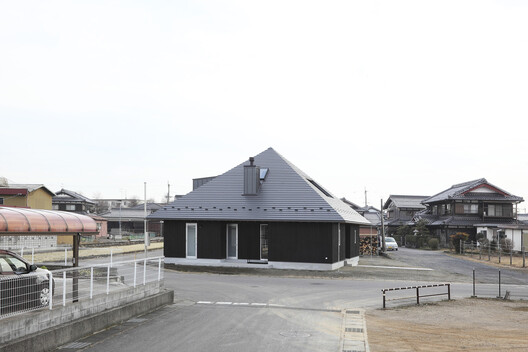 Designing with Smoke: The Chimney as Architectural and Environmental Instrument - Image 9 of 52