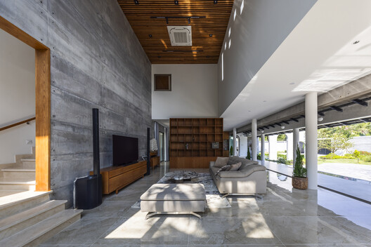 Touch House / MyAn Architects - Interior Photography, Living Room, Wood, Glass, Beam