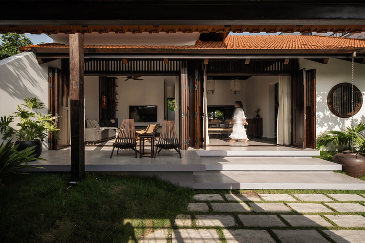 House in Thuan Hoa / 3fconcept - Interior Photography, Wood, Door, Courtyard