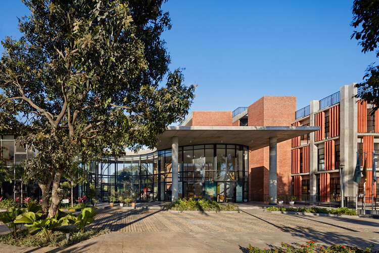 Escuela Euro Banerghatta / Vijay Gupta Architects (VGA)  - Imagen 8 de 38