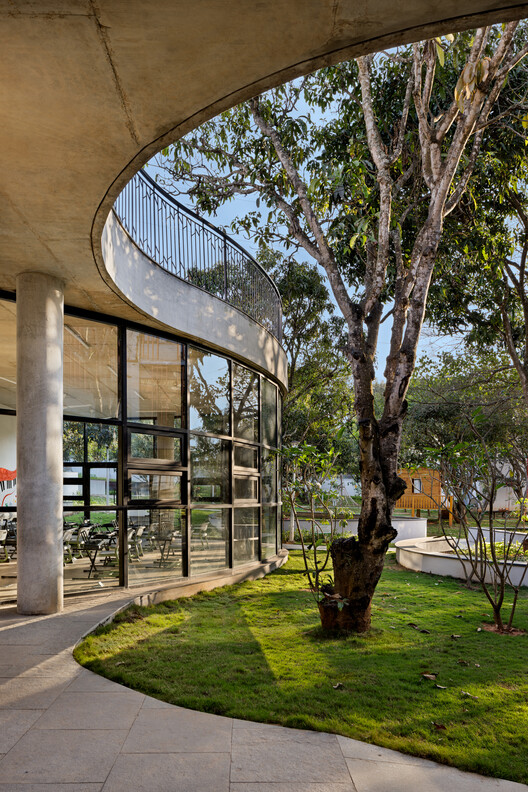 Euro School Banerghatta / Vijay Gupta Architects (VGA)  - Image 20 of 38