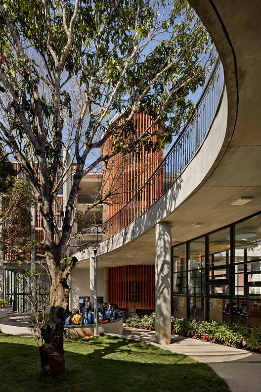 Euro School Banerghatta / Vijay Gupta Architects (VGA)  - Image 21 of 38
