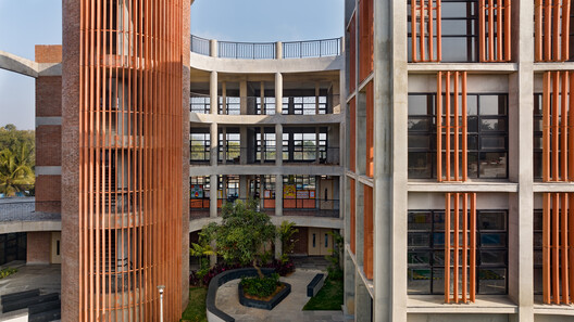 Euro School Banerghatta / Vijay Gupta Architects (VGA)  - Image 10 of 38