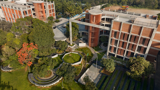 Euro School Banerghatta / Vijay Gupta Architects (VGA)  - Image 29 of 38
