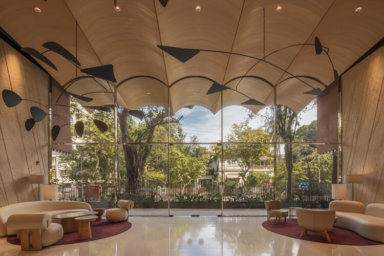 Edifício Rendez-vous de Satguru / Nudes - Fotografia de Interiores, Arquitetura Residencial, Aido, Balcão, Cadeira