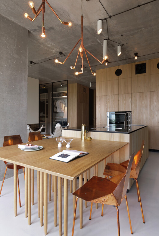 Beyond the Dropped Ceiling: 10 Interior Projects for Making Services and Conduits Part of the Architecture - Image 27 of 40
