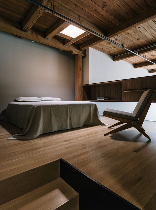 Beyond the Dropped Ceiling: 10 Interior Projects for Making Services and Conduits Part of the Architecture - Image 19 of 40