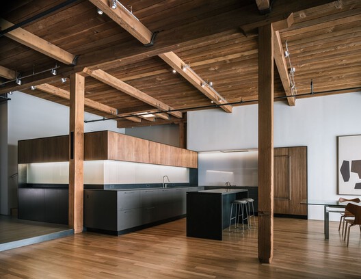 Beyond the Dropped Ceiling: 10 Interior Projects for Making Services and Conduits Part of the Architecture - Image 31 of 40