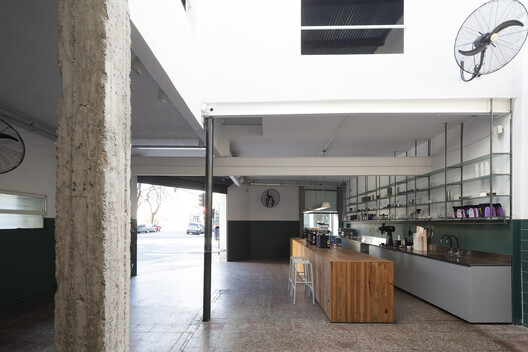 Beyond the Dropped Ceiling: 10 Interior Projects for Making Services and Conduits Part of the Architecture - Image 11 of 40