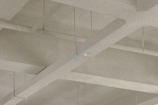 Beyond the Dropped Ceiling: 10 Interior Projects for Making Services and Conduits Part of the Architecture - Image 35 of 40