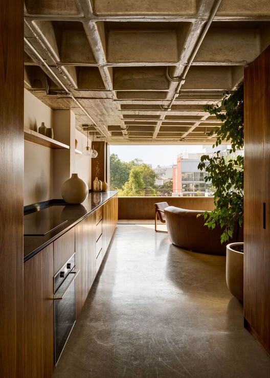 Beyond the Dropped Ceiling: 10 Interior Projects for Making Services and Conduits Part of the Architecture - Image 30 of 40