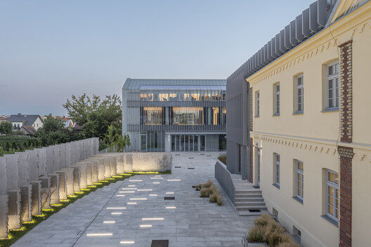 Dom Turka House of Remembrance / Tremend - Exterior Photography