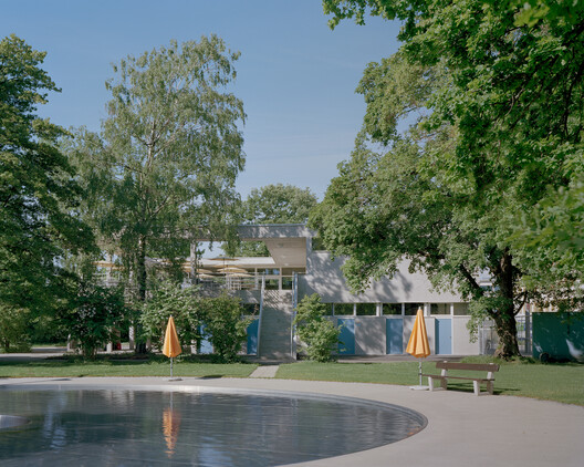 Bachgraben Public Pool Restaurant / MET Architects