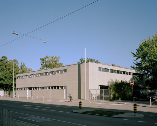 Bachgraben Public Pool Restaurant / MET Architects - Image 33 of 43