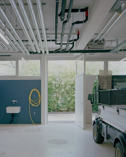 Bachgraben Public Pool Restaurant / MET Architects - Interior Photography