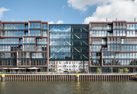 Dockyard Hybrid Office Building / Tchoban Voss Architekten - Image 5 of 39