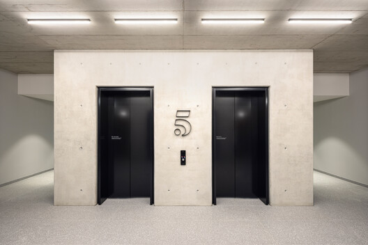 Dockyard Hybrid Office Building / Tchoban Voss Architekten - Interior Photography, Concrete