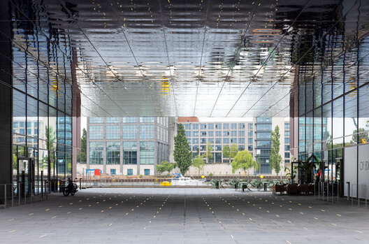 Dockyard Hybrid Office Building / Tchoban Voss Architekten - Exterior Photography, Glass