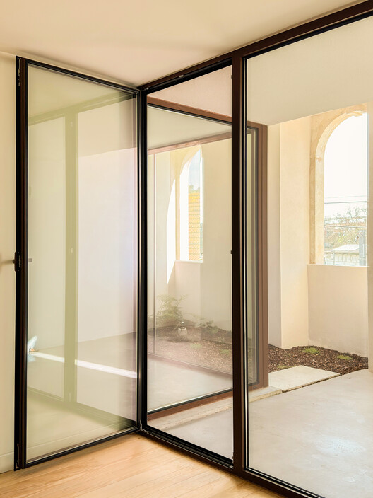 Montisnava Residential Building / António Costa Lima Arquitectos - Interior Photography, Wood, Door, Glass