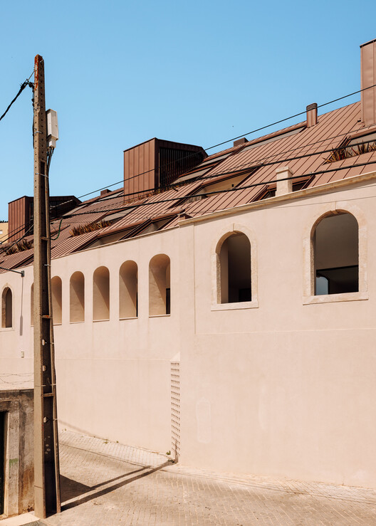 Montisnava Residential Building / António Costa Lima Arquitectos - Exterior Photography, Concrete
