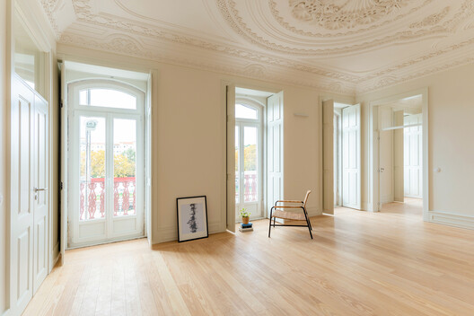 Montisnava Residential Building / António Costa Lima Arquitectos - Interior Photography, Wood, Door