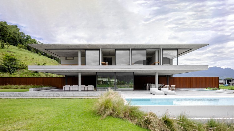 Casa de una Pared / Gabriela Casagrande arquitetura + Suna Arquitetura - Fotografía exterior, Casas