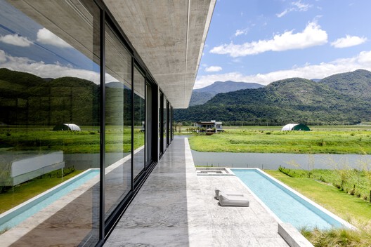 One-Wall House / Gabriela Casagrande arquitetura + Suna Arquitetura - Image 22 of 30