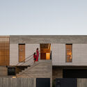 Casa NM / CFDS Architecture - Fotografia de Exterior, Casas, Escada