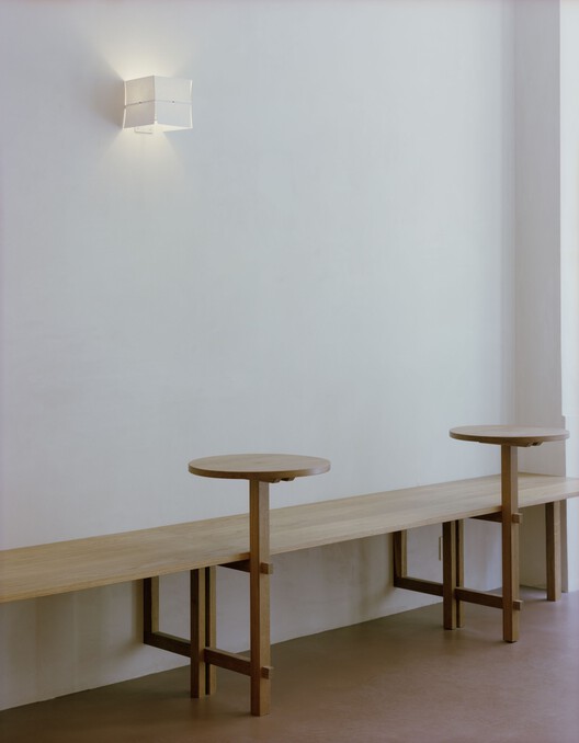 KURA-GE Coffee Shop / Remy Aznar + Moyésoa - Image 5 of 11