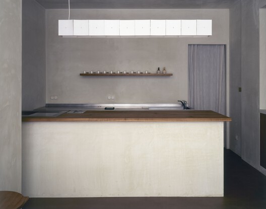 KURA-GE Coffee Shop / Remy Aznar + Moyésoa - Image 4 of 11