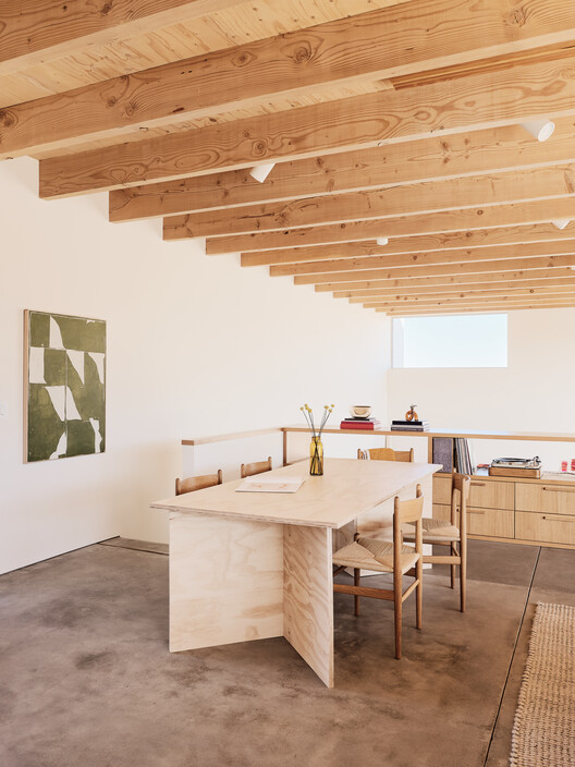 High Desert House / Ryan Leidner Architecture - Interior Photography, Kitchen, Wood, Beam