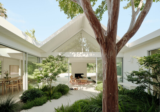 Twin Gable House / Ryan Leidner Architecture