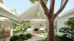 Twin Gable House / Ryan Leidner Architecture