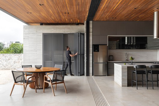 JK House / João de Barro Arquitetura - Interior Photography, Kitchen, Wood, Table, Countertop, Chair