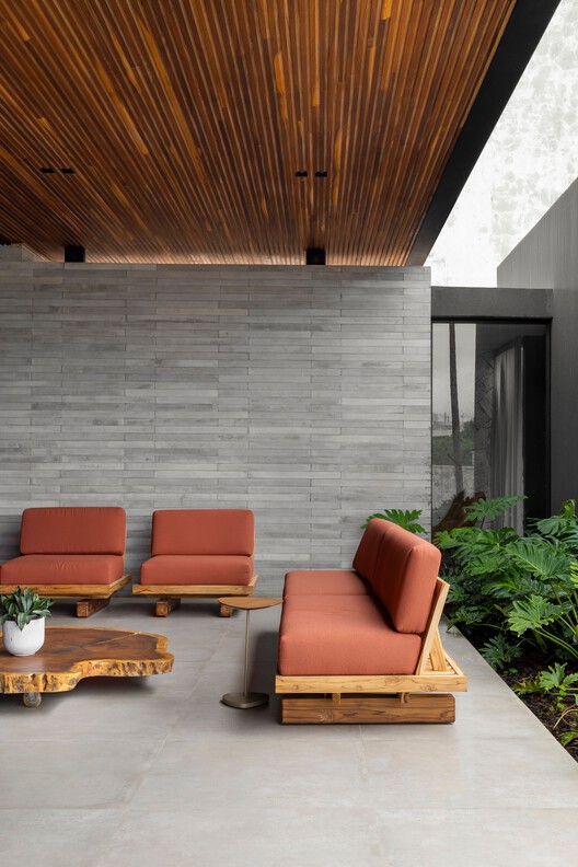 JK House / João de Barro Arquitetura - Interior Photography, Living Room, Wood, Chair