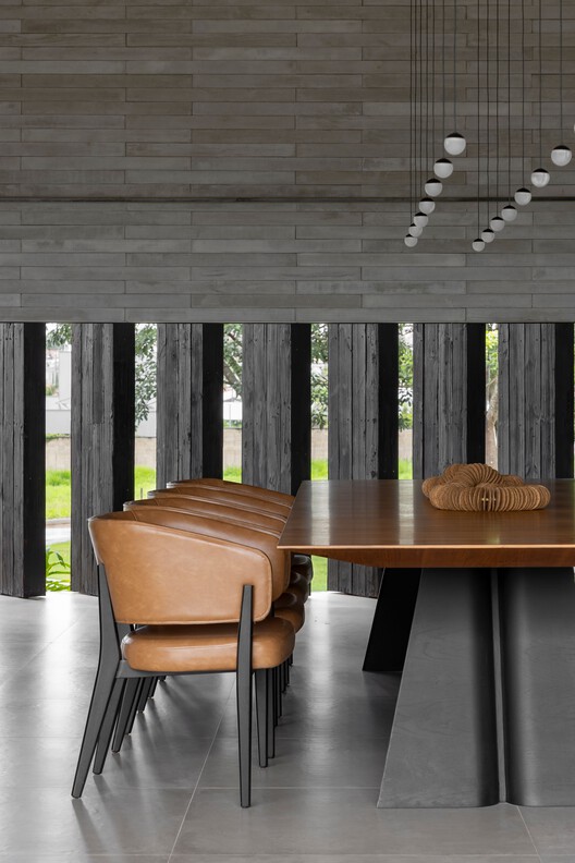 JK House / João de Barro Arquitetura - Interior Photography, Wood, Table, Chair