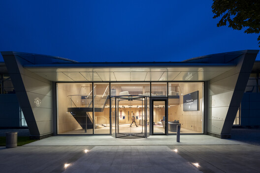 Foster + Partners Redesigns Manchester United’s Carrington Training Complex