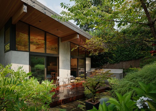 In-Kind House / GO'C
