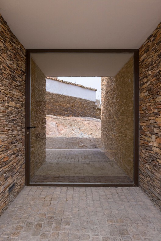 Barrancos Mortuary / Mesa Atelier - Image 15 of 32