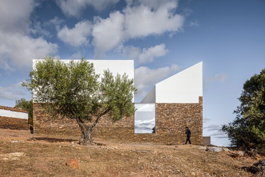 Mortuária de Barrancos House / Mesa Atelier