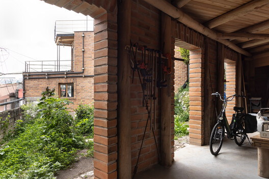 Casa en La Vicentina / Al Borde - Fotografía interior, Madera, Ladrillo