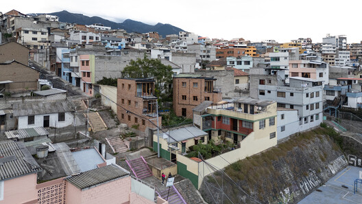 Casa en La Vicentina / Al Borde - Imagen 6 de 41