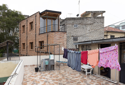 Casa en La Vicentina / Al Borde - Fotografía exterior, Balcón