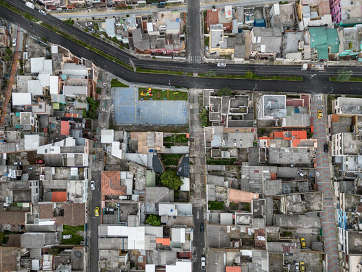 Casa en La Vicentina / Al Borde - Imagen 26 de 41