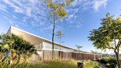 Casa de Lino / TETRO Arquitetura